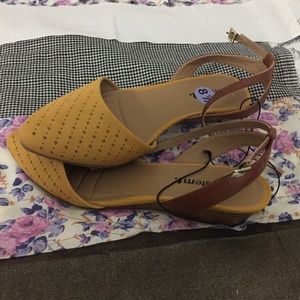 Brand new white mt. Mustard yellow flats. Brand ne